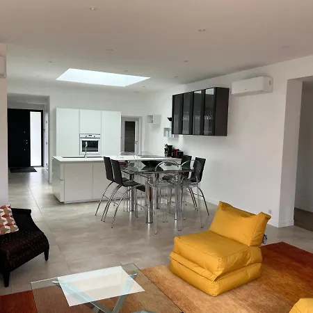 Maison Tousvents 생죠지드디돈느